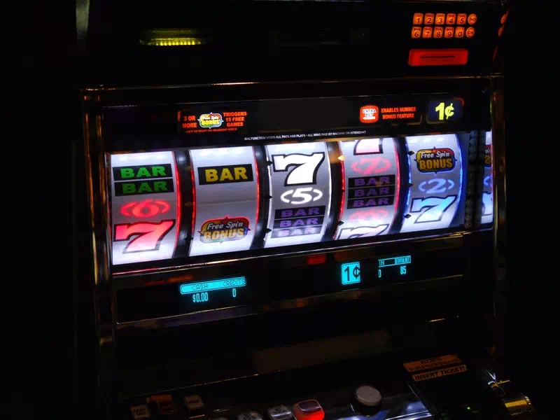 Cassino online e riscos para menores de idade